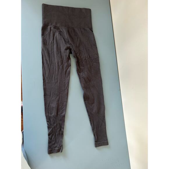 Gymshark womens leggings dark grey size S/M logo on leg seamless - Picture 4 of 7